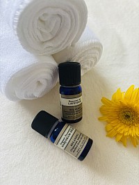 アロマオイル　アロマ　マッサージ　アロマトリートメント　タオル　エステ　癒し