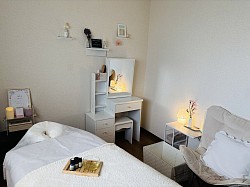 青森　青森市　アロマリラクゼーションサロン　LAVANDE  ラバンド　プライベートサロン　サロン内　サロン紹介　癒し　空間　アロマ　マッサージ　ベッド